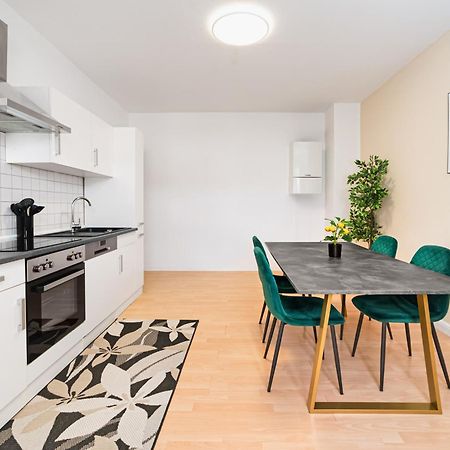 Smart Home - Essen - Perfect For 5 Guests! Central - Balcony - Netflix - Free Parking Zone מראה חיצוני תמונה