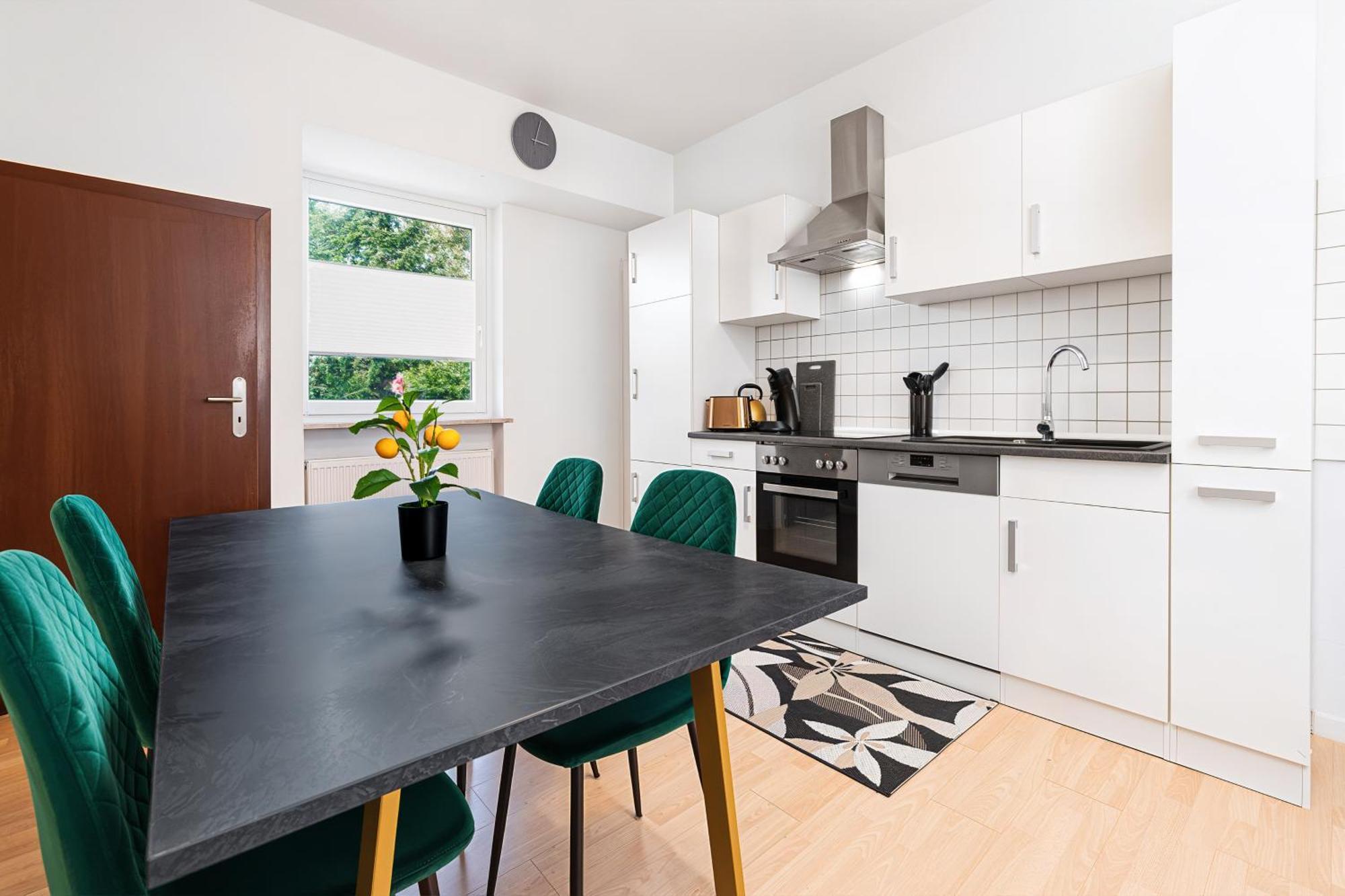 Smart Home - Essen - Perfect For 5 Guests! Central - Balcony - Netflix - Free Parking Zone מראה חיצוני תמונה