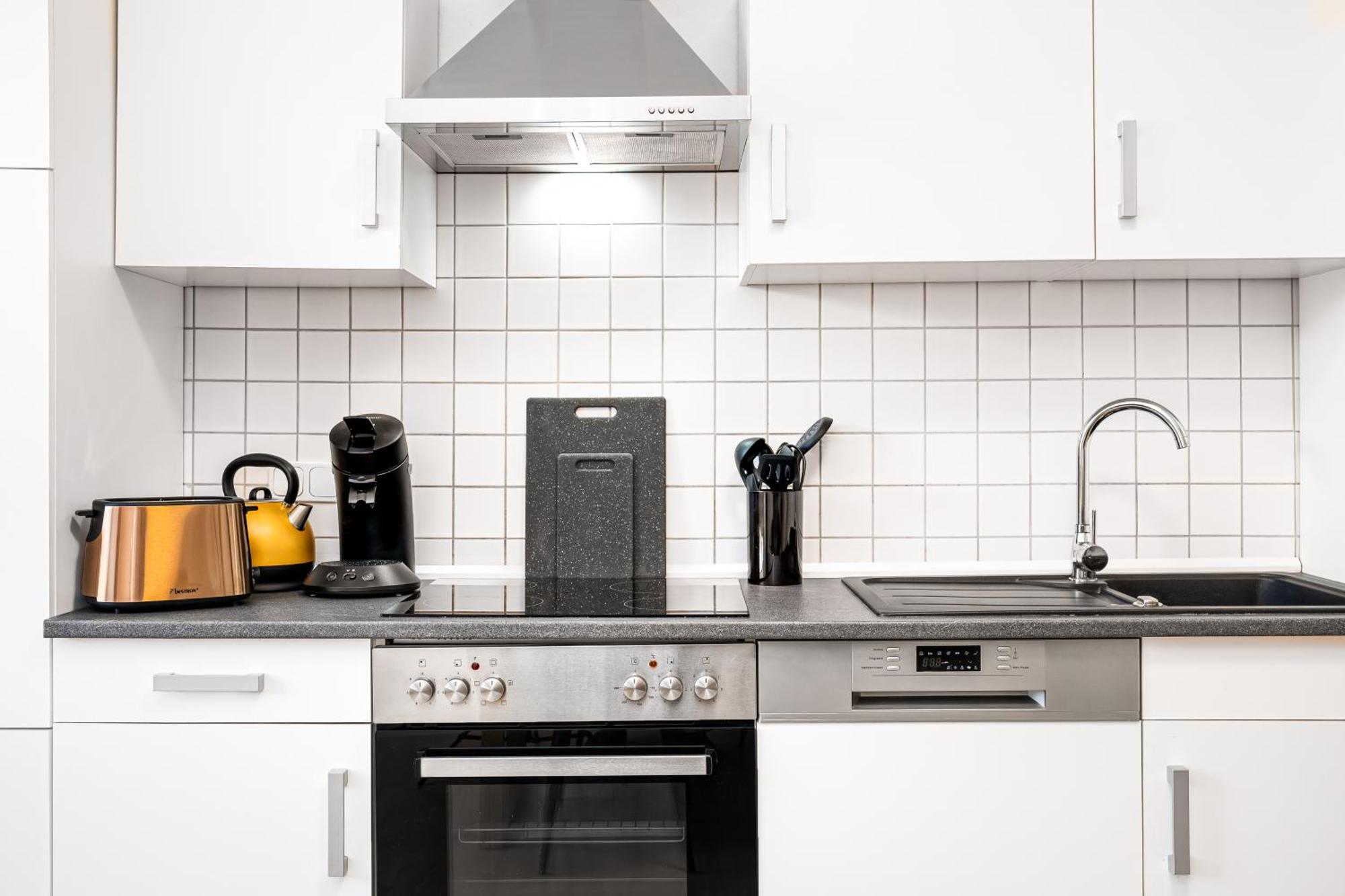Smart Home - Essen - Perfect For 5 Guests! Central - Balcony - Netflix - Free Parking Zone מראה חיצוני תמונה